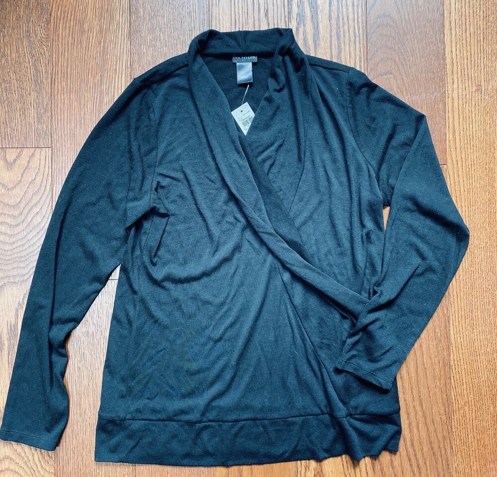 NEW Ann Taylor Women's Size L Blouse Top Long Sleeve Black Solid Polyester VNeck
